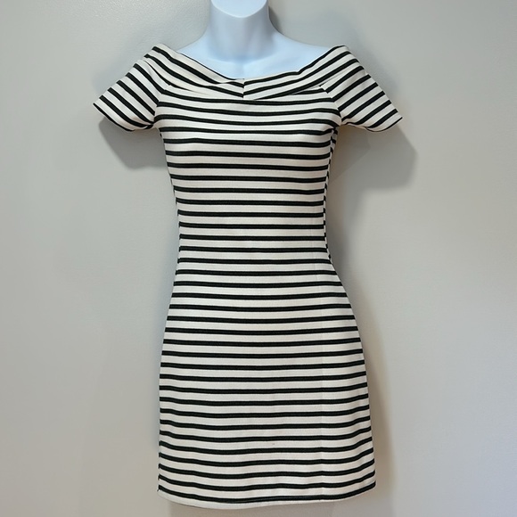 Zara Striped Mini Dress Size Small BodyCon BoatNeck Chic Nautical - Picture 2 of 11